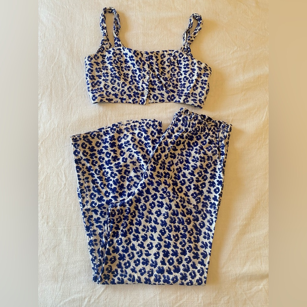 India Collection Emerson Fry - Two Piece Set - Blue Flowers